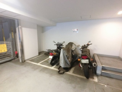 【その他共用部分】 | クリオ黄金町 | バイク置場です。
