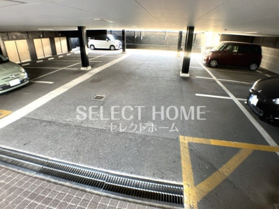 【駐車場】 | ＨＡＴＡＹＡアパートメント | 車をお持ちの方に嬉しい駐車場付きの物件です