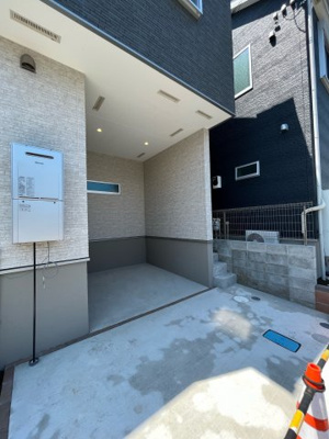 【駐車場】 | ♪家・具・付・販・売♪仲介手数料不要／ご見学OK！綾瀬市深谷中６丁目新築 | カースペースでございます！