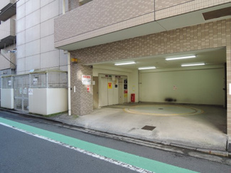 【駐車場】 | 機械式駐車場です。