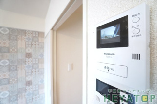 【セキュリティ】 | 不意の訪問もモニター付きドアホンで安心確認