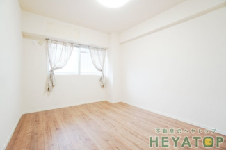 【内装】 | 洋室６帖