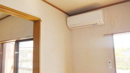 オリンファームの設備|エアコン２基ついています