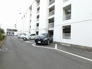 【駐車場】 | 平置き駐車場です。