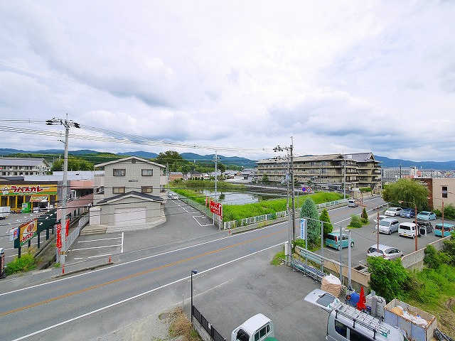 テンサー辰巳の周辺|前面道路