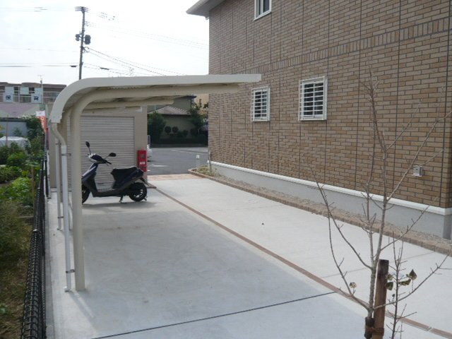 モンテカスカーダ【10，000円キャッシュバック対象物件】のエントランス|ゆとりのあるエントランスです