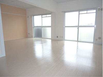 【居間・リビング】 | サルヴァトーレ小森野 | ※掲載写真は同物件別号室の参考写真です。実際のお部屋とは間取り・設備・内装等が異なる場合があり、現況を優先とします。