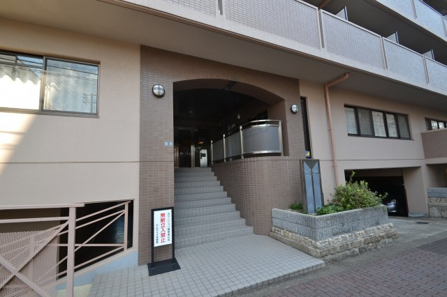 中山手ミオ壱番館のエントランス