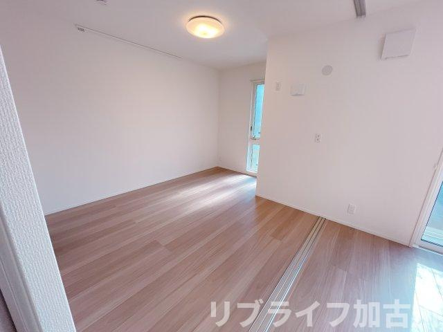 加古川市平岡町新在家のアパートの洋室|101号室参照