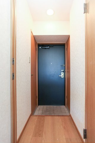 エステート・モア・天神STUDIO　１０階の玄関|現状優先になります。