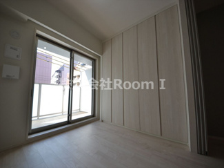 【寝室】 | ＯＰＵＳ　ＲＥＳＩＤＥＮＣＥ　ＳＨＩＮＳＡＩＢＡＳＨＩ　ＳＯＵＴＨ | 寝室にいかがでしょうか