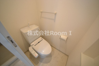 【トイレ】 | ドゥーエ谷町 | 清潔感のあるトイレです