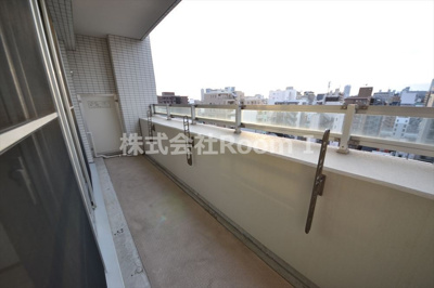 【バルコニー】 | ドゥーエ谷町 | お洗濯にも便利なバルコニー付き