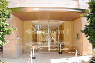 【エントランス】 | ドゥーエ谷町 | 清潔なエントランスです