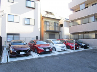 【駐車場】