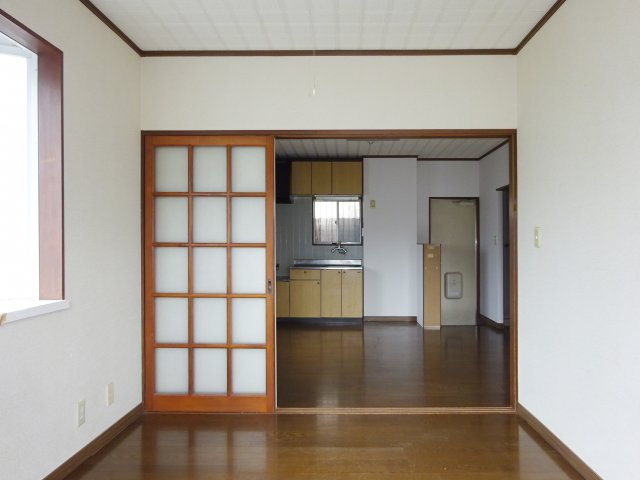 サンハイツの洋室