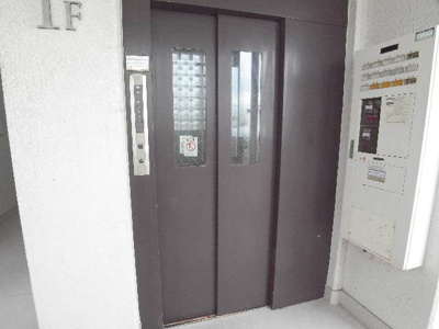 【ロビー】 | ロイヤルコーポ西明石 | エレベーター