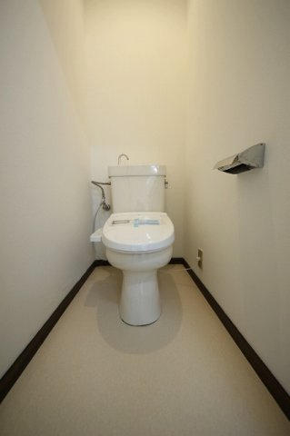 TOYOUKEハイツのトイレ|同施工会社同型タイプの別のお部屋です