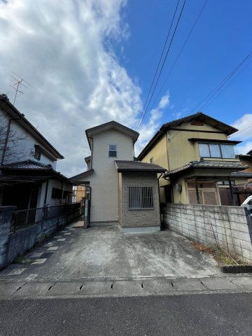 閑静な住宅街の明るく開放的な吹抜けのある２ＬＤＫ◆令和３年１２月にリフォーム済み◆伏見区深草鞍ヶ谷の外観|外観