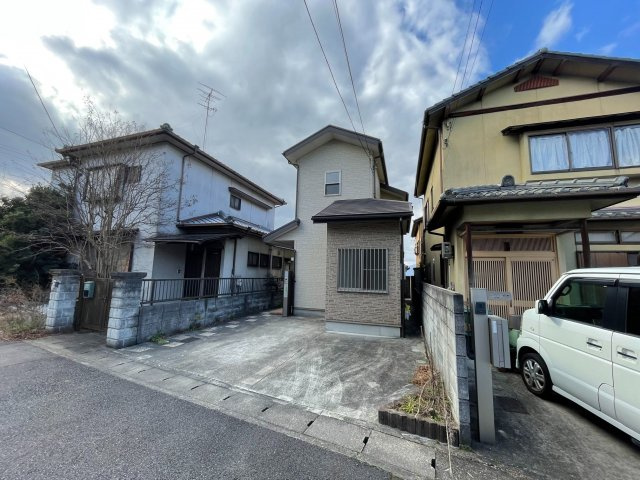 閑静な住宅街の明るく開放的な吹抜けのある２ＬＤＫ◆令和３年１２月にリフォーム済み◆伏見区深草鞍ヶ谷の駐車場|駐車場