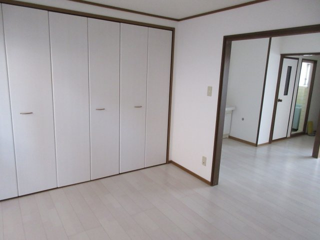 伊勢田マンションの居間・リビング