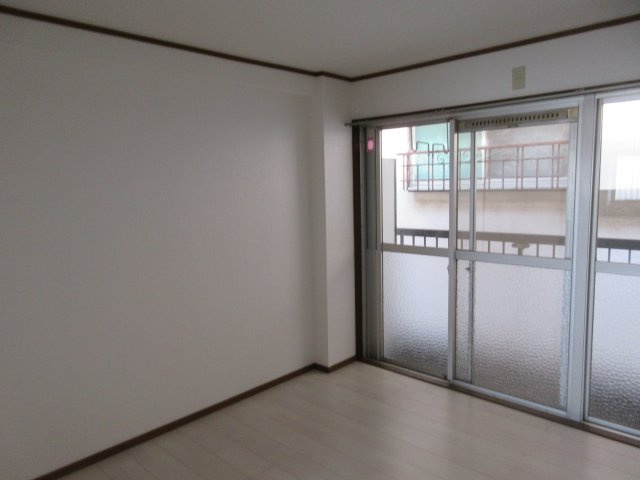 伊勢田マンションの寝室