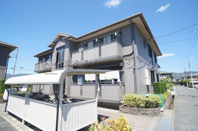 グリーンフォーレスト伊丹　A棟の外観