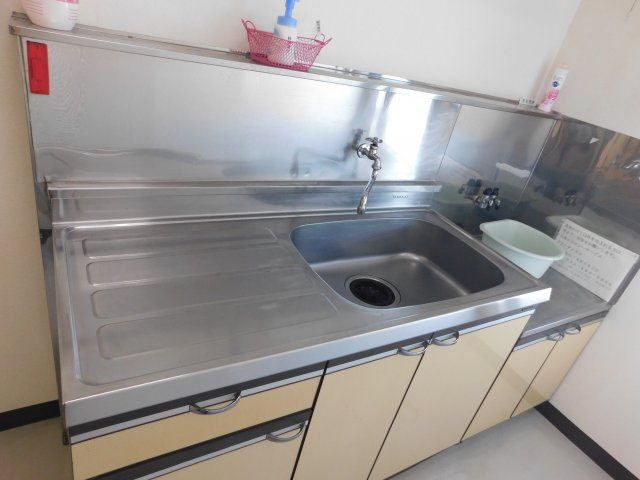 二美ビル丸塚の内装