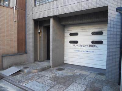 錦プラザのエントランス