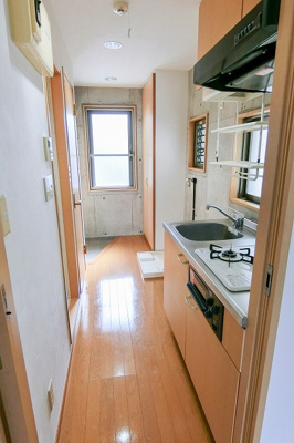 【キッチン】 | レ・プレリュード | 2口ガスのシステムキッチン　グリル付き
