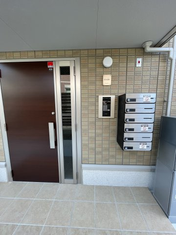 サニーハイツのエントランス