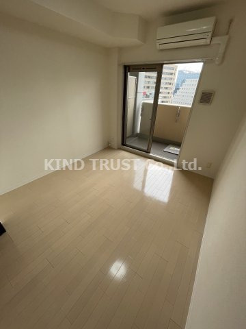 プレミアムコート天神橋の居間・リビング|ゆったり過ごせるリビングです