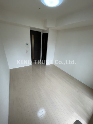 プレミアムコート天神橋の居間・リビング|こちらの居間で趣味の時間をお楽しみください