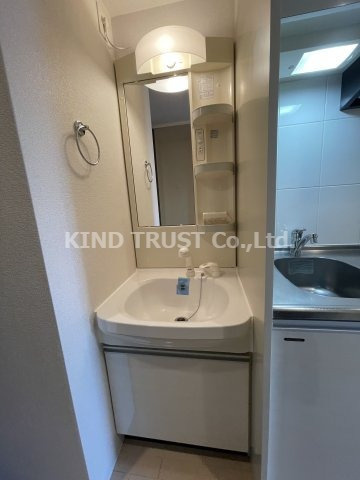 プレミアムコート天神橋の洗面所|忙しい朝には欠かせない洗面所です