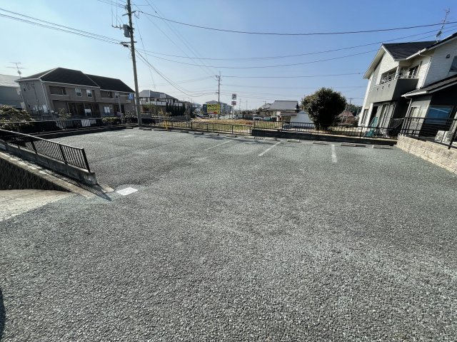 シャルマンハイムの駐車場