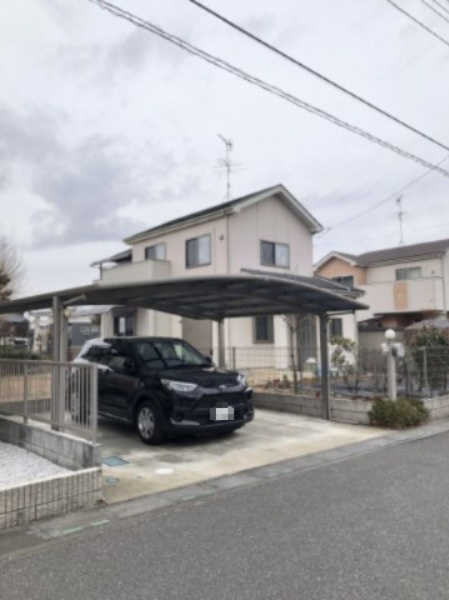 加須市上崎の中古一戸建の前面道路含む現地写真