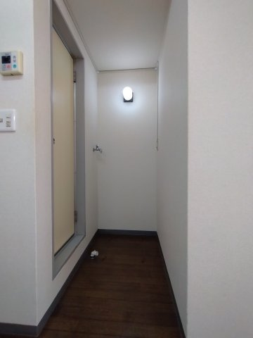 【その他】 | カームハイツ | 室内洗濯機置場。