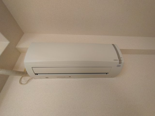 【設備】 | カームハイツ | エアコン・室内物干し付。