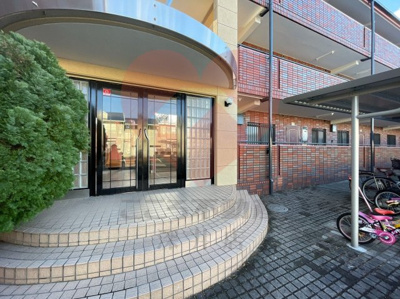 【エントランス】 | ラ・ルミエール