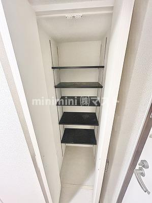 セレニテ本町グランデの玄関