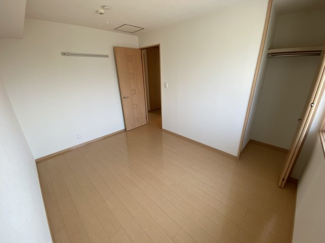 スカイビューヒロの洋室