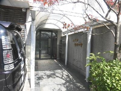 ハイツモナークのエントランス