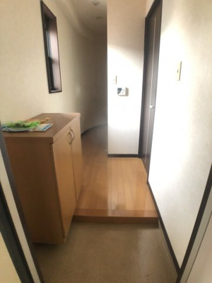 【玄関】 | すみやコート国立 | ※写真は別のお部屋のものです。