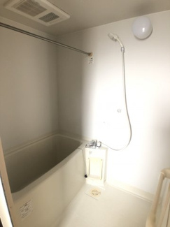 【浴室】 | すみやコート国立 | ※写真は別のお部屋のものです。