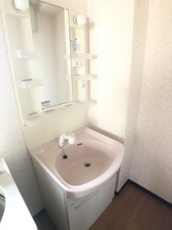 【独立洗面台】 | すみやコート国立 | ※写真は別のお部屋のものです。