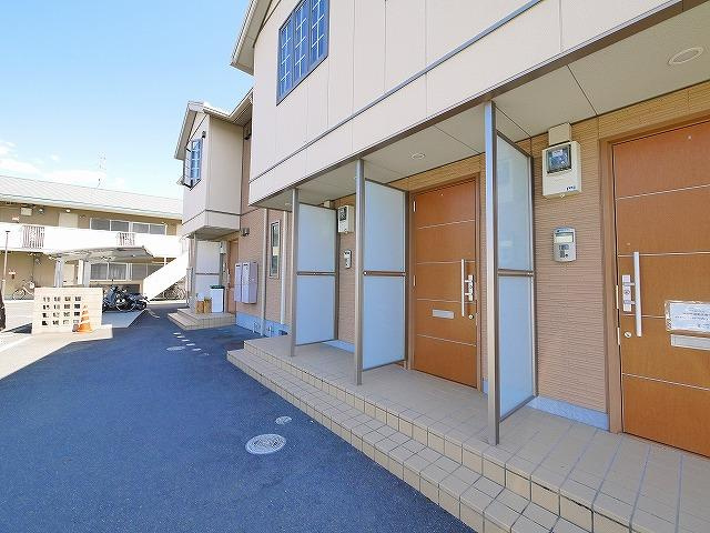 シャーメゾン　レジデンスのその他共用部分|玄関前は綺麗で見通しもよいです