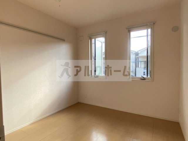 メゾンルレーヴの洋室