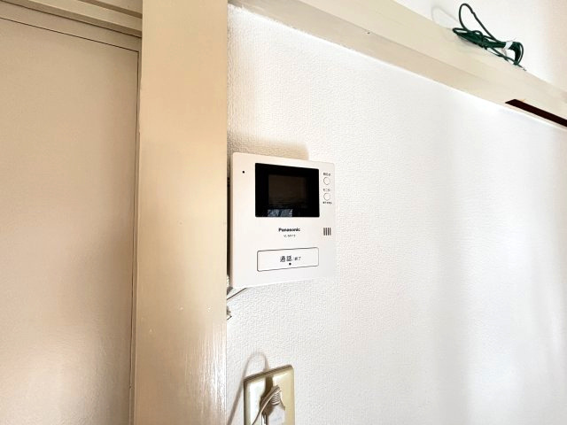 安心のモニター付きインターホン★