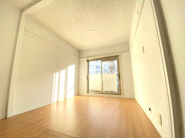 明るい南側洋室★