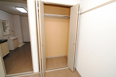 【収納】 | イルプリモ | ※掲載写真は同物件別号室の参考写真です。実際のお部屋とは間取り・設備・内装等が異なる場合があり、現況を優先とします。